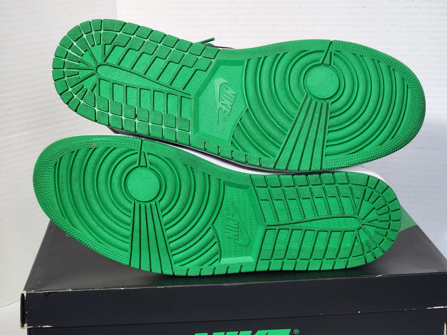Nike Jordan 1 Retro High OG Lucky Green "SAMPLE" Rare unique legendary Find