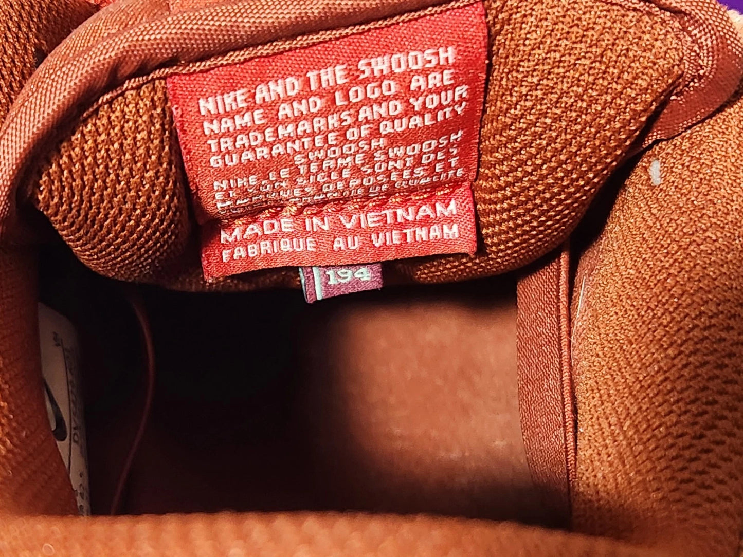 Size 9 - Nike Dunk SB Low Pro Premium Mystic Red